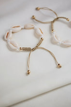 Load image into Gallery viewer, Lilo Cowrie Bracelet
